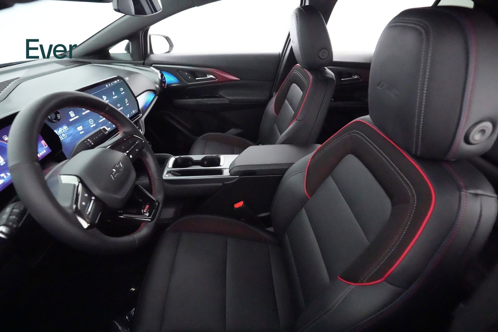 Used 2024 Chevrolet Equinox EV RS image 4