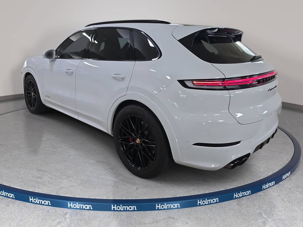 Used 2025 Porsche Cayenne GTS AWD/4WD image 9