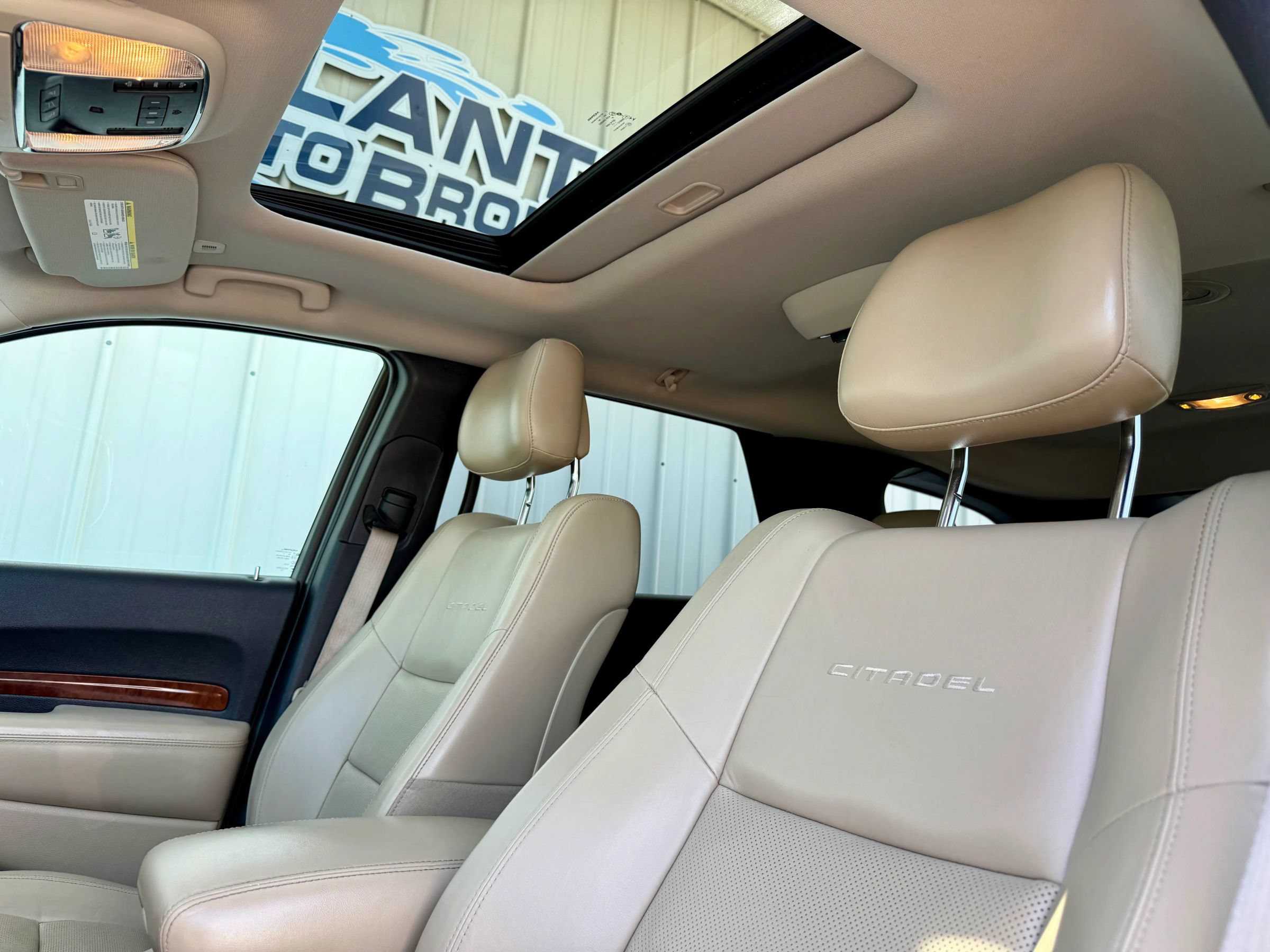 Used 2017 Dodge Durango Citadel w/ Technology Group AWD/4WD image 29