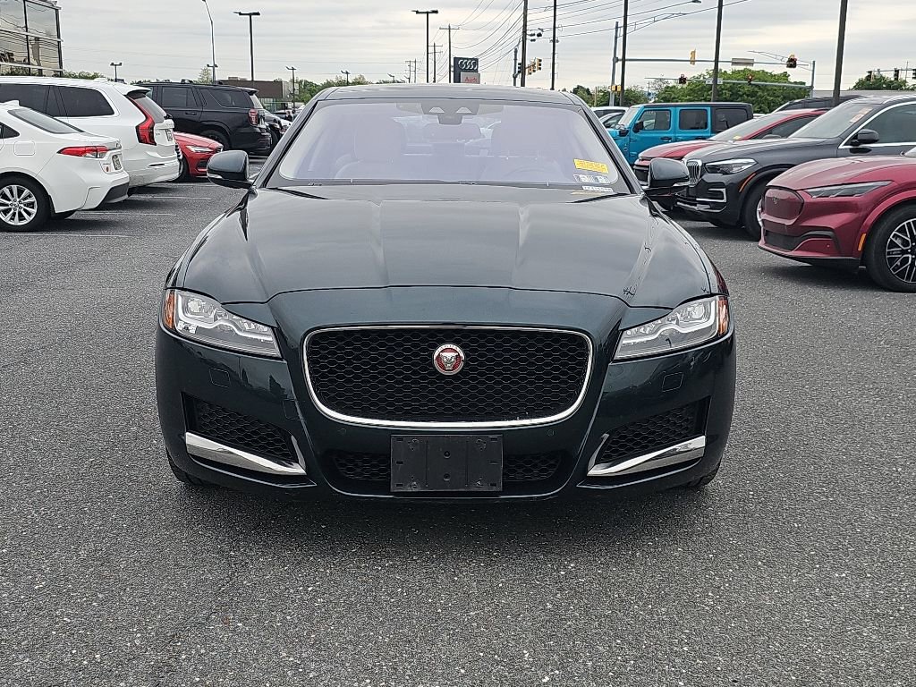 Used 2017 Jaguar XF Prestige AWD/4WD image 17
