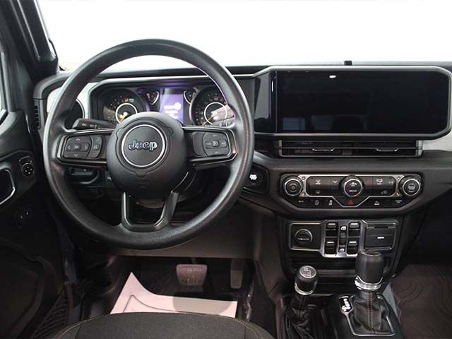 Used 2025 Jeep Gladiator Sport AWD/4WD image 11