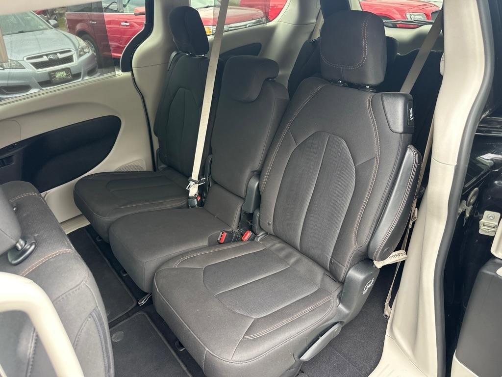 Used 2017 Chrysler Pacifica Touring Plus w/ Tire & Wheel Group image 17