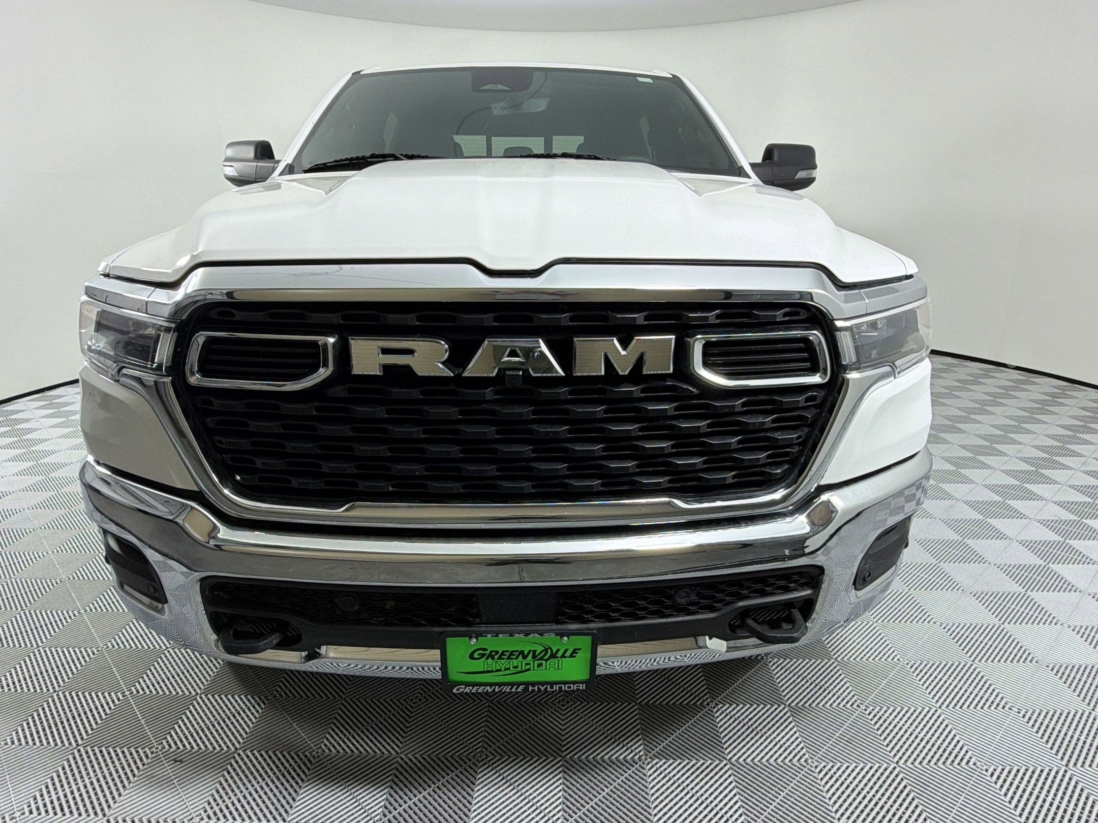 Used 2025 RAM 1500 Lone Star image 6