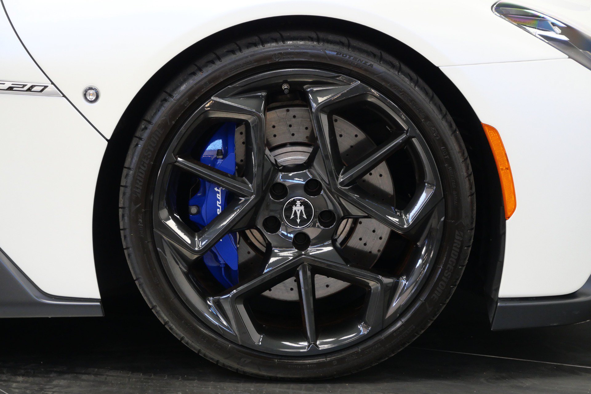 Used 2023 Maserati MC20 Coupe RWD image 37