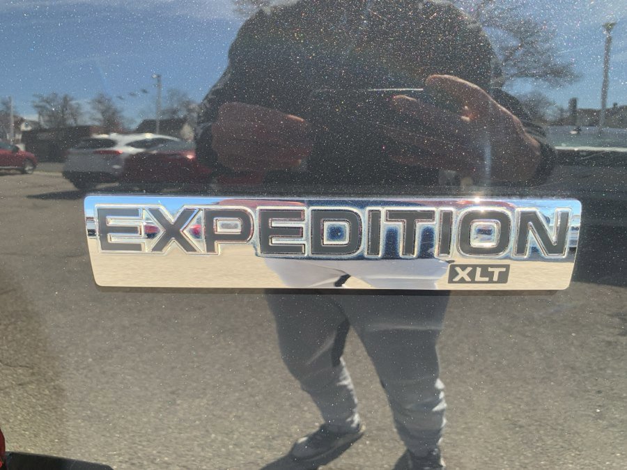 Used 2014 Ford Expedition XLT AWD/4WD image 24