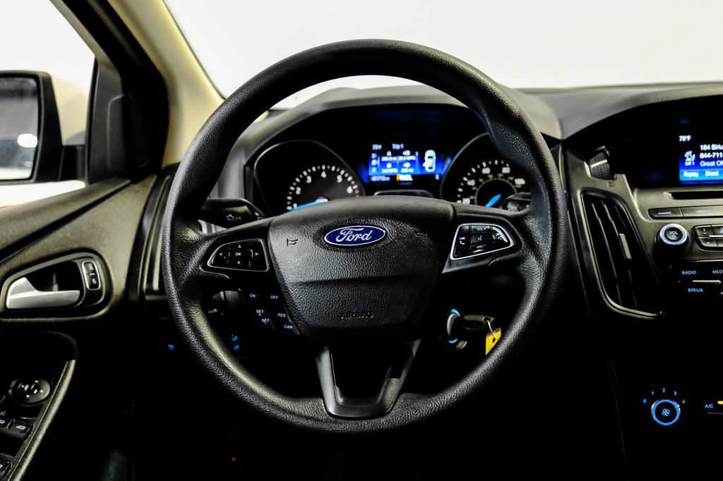 Used 2017 Ford Focus SE FWD image 15