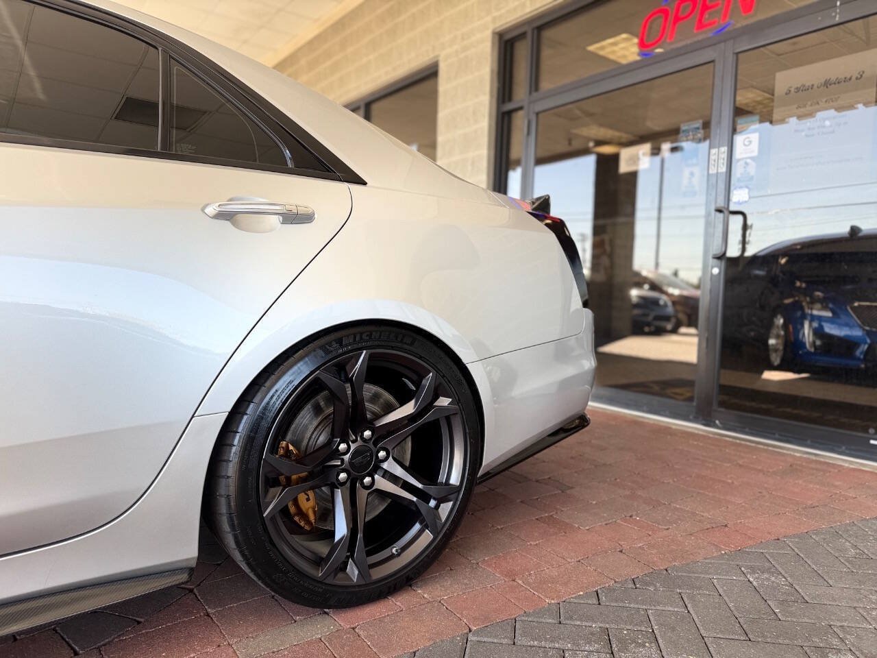 Used 2016 Cadillac CTS V w/ Luxury Package RWD image 8
