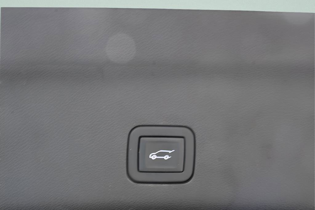 Used 2024 Chevrolet Suburban LT AWD/4WD image 30