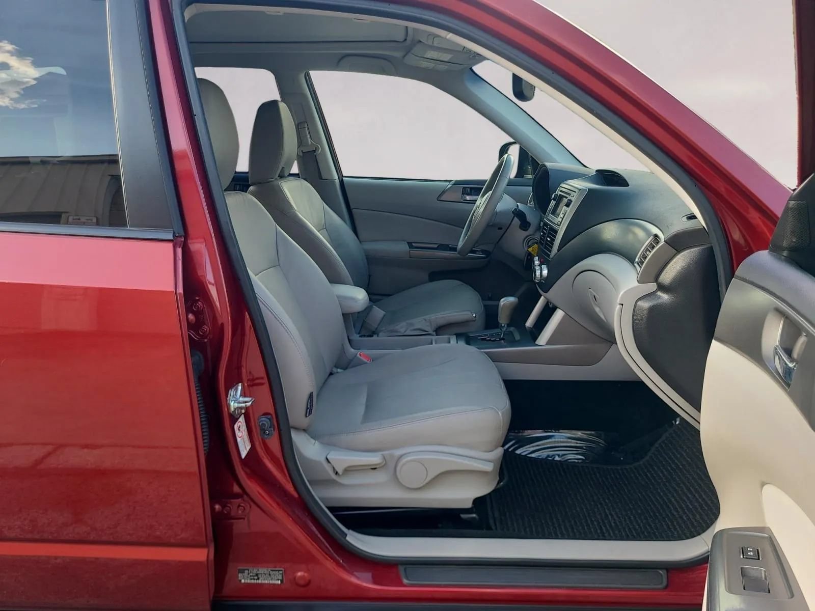 Used 2013 Subaru Forester 2.5X Limited AWD/4WD image 23