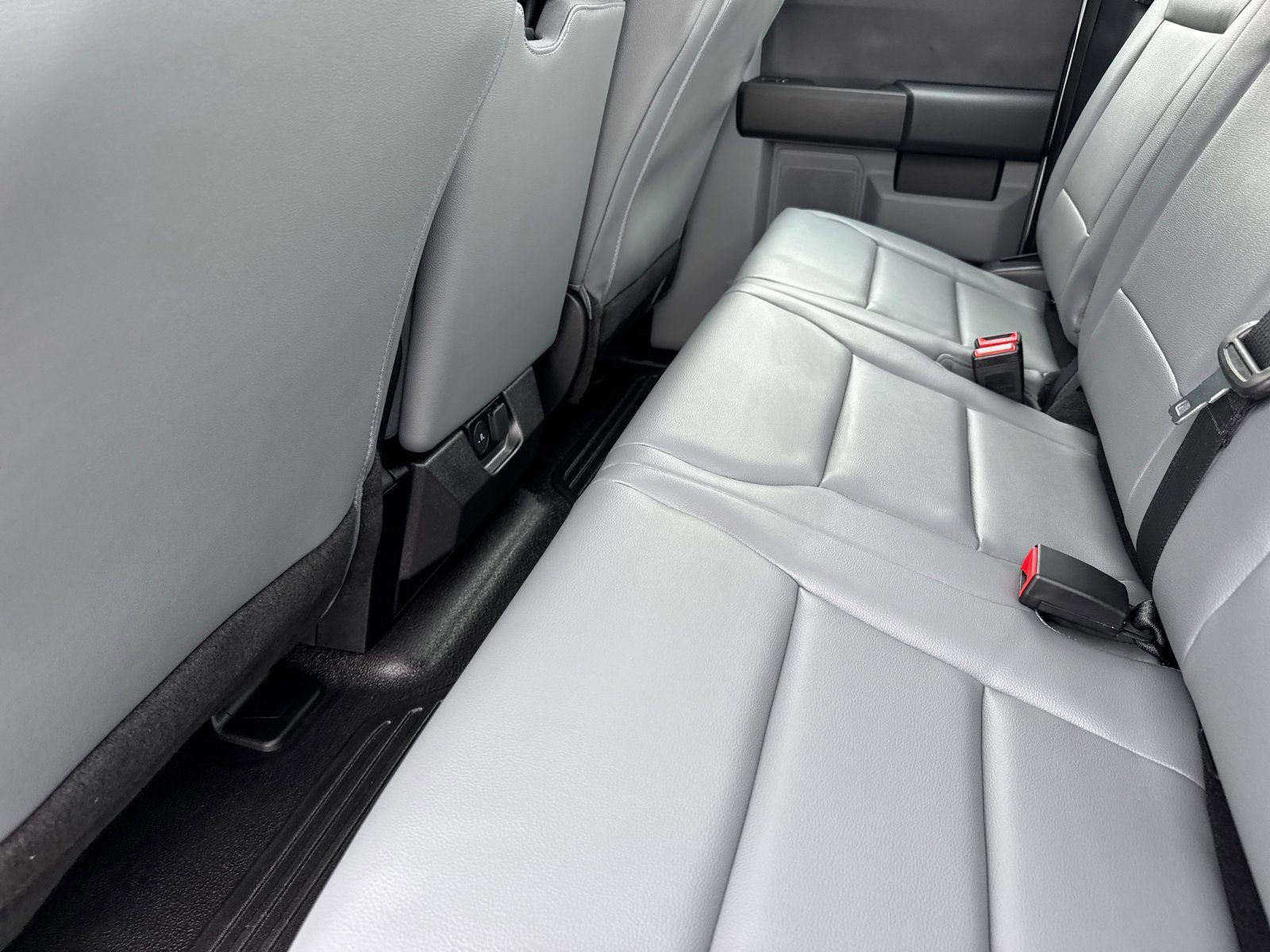 New 2026 Ford F250 XL w/ F-250 >10K GVWR Package image 12