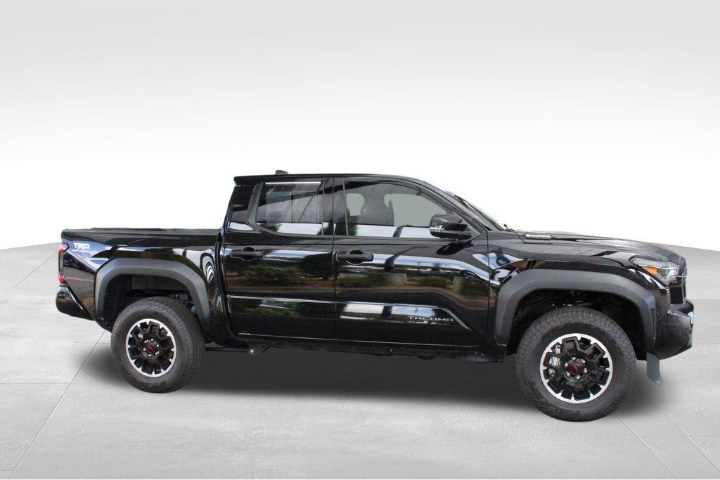 Certified 2025 Toyota Tacoma TRD Off-Road w/ TRD Off Road Upgrade Package AWD/4WD image 17