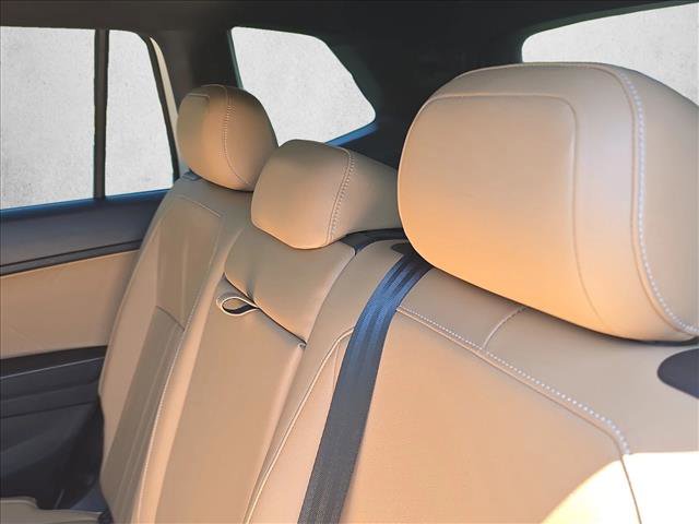 Used 2024 Volkswagen Tiguan SE R-Line FWD image 19