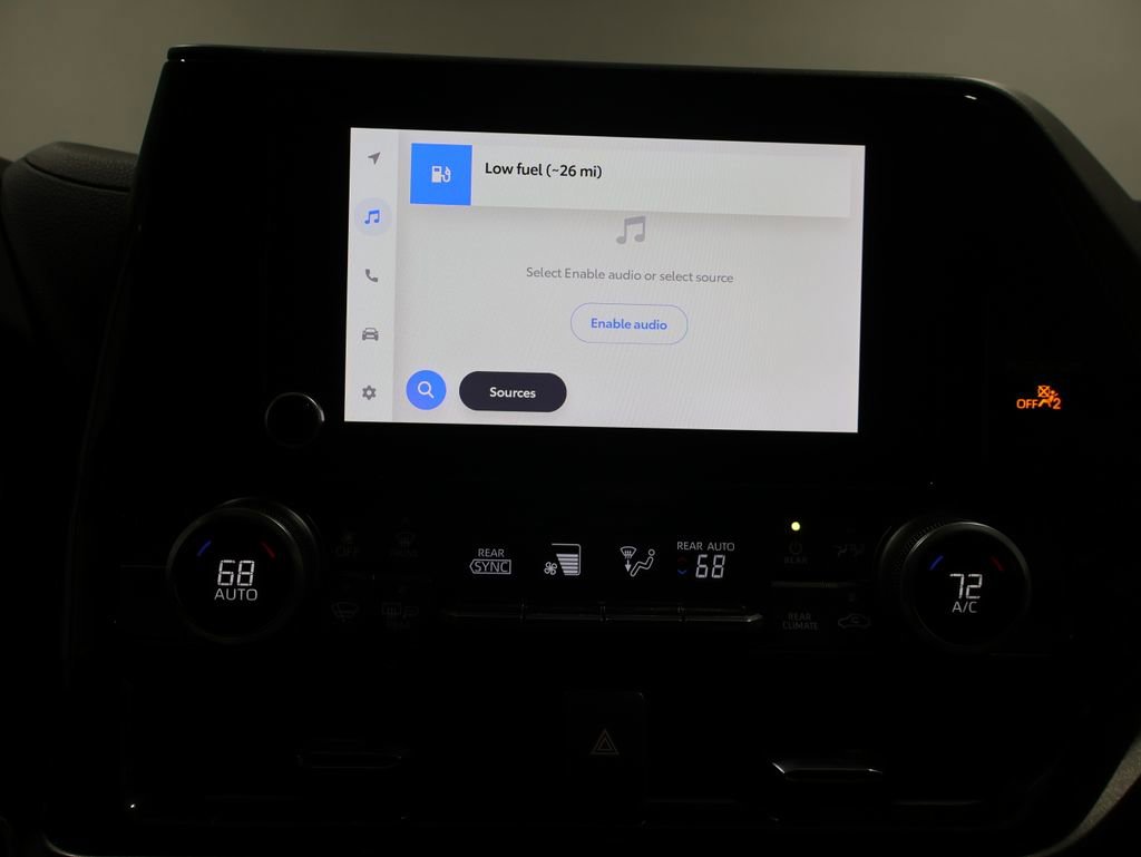 Used 2023 Toyota Highlander LE image 25