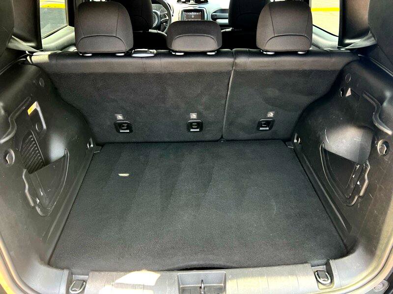 Used 2021 Jeep Renegade Sport image 17