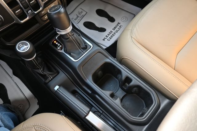 Used 2019 Jeep Wrangler Unlimited Sahara AWD/4WD image 29