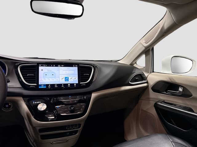 Used 2022 Chrysler Pacifica Touring-L FWD image 20