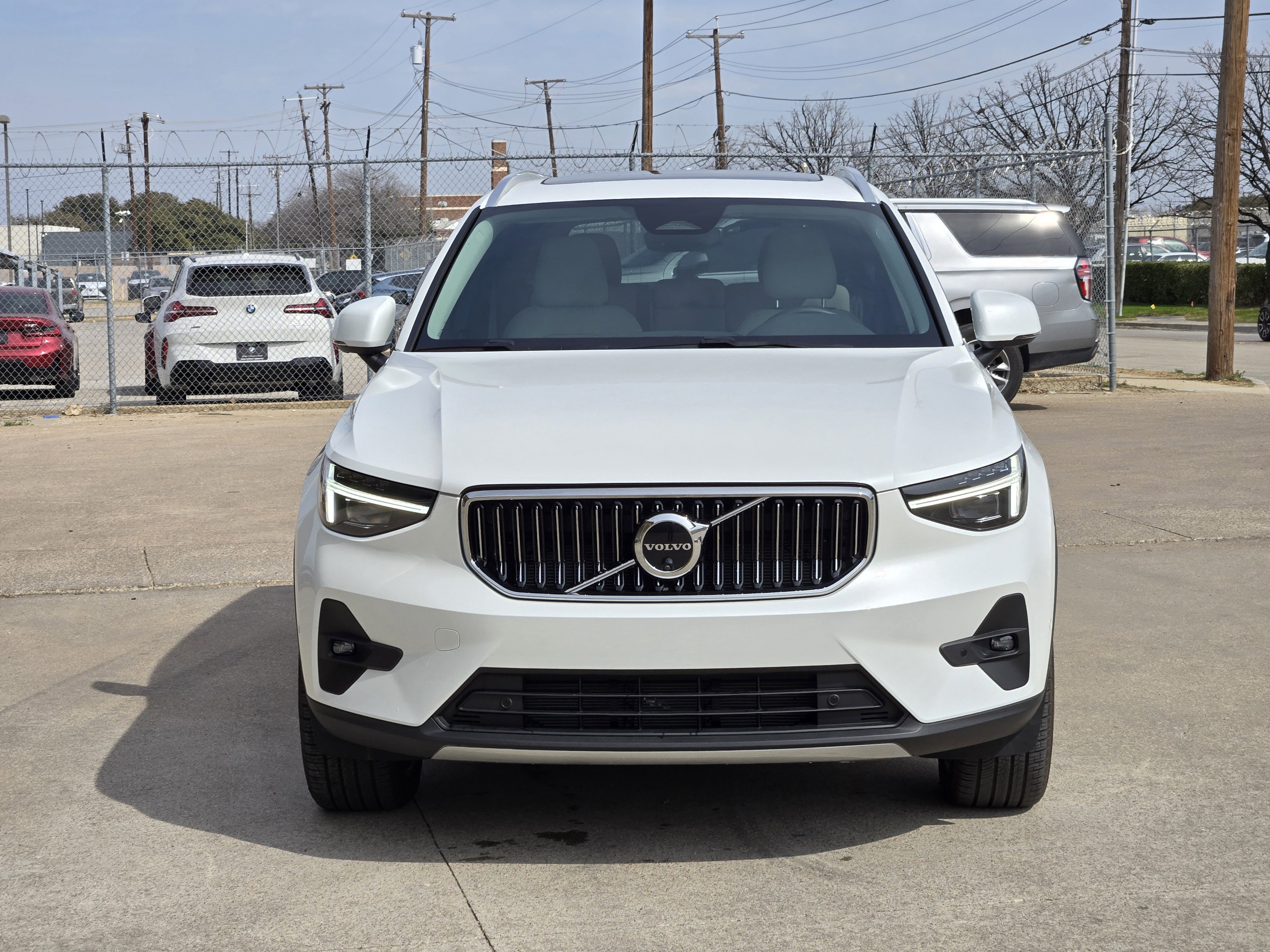 Used 2025 Volvo XC40 B5 Plus w/ Protection Package Premier image 6