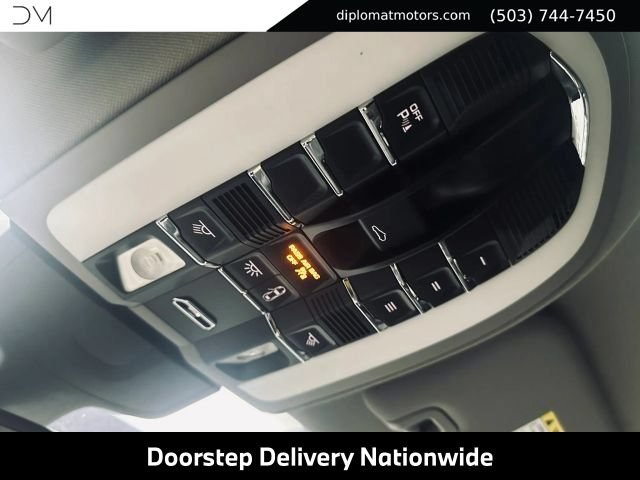 Used 2014 Porsche Panamera 4 AWD/4WD image 35