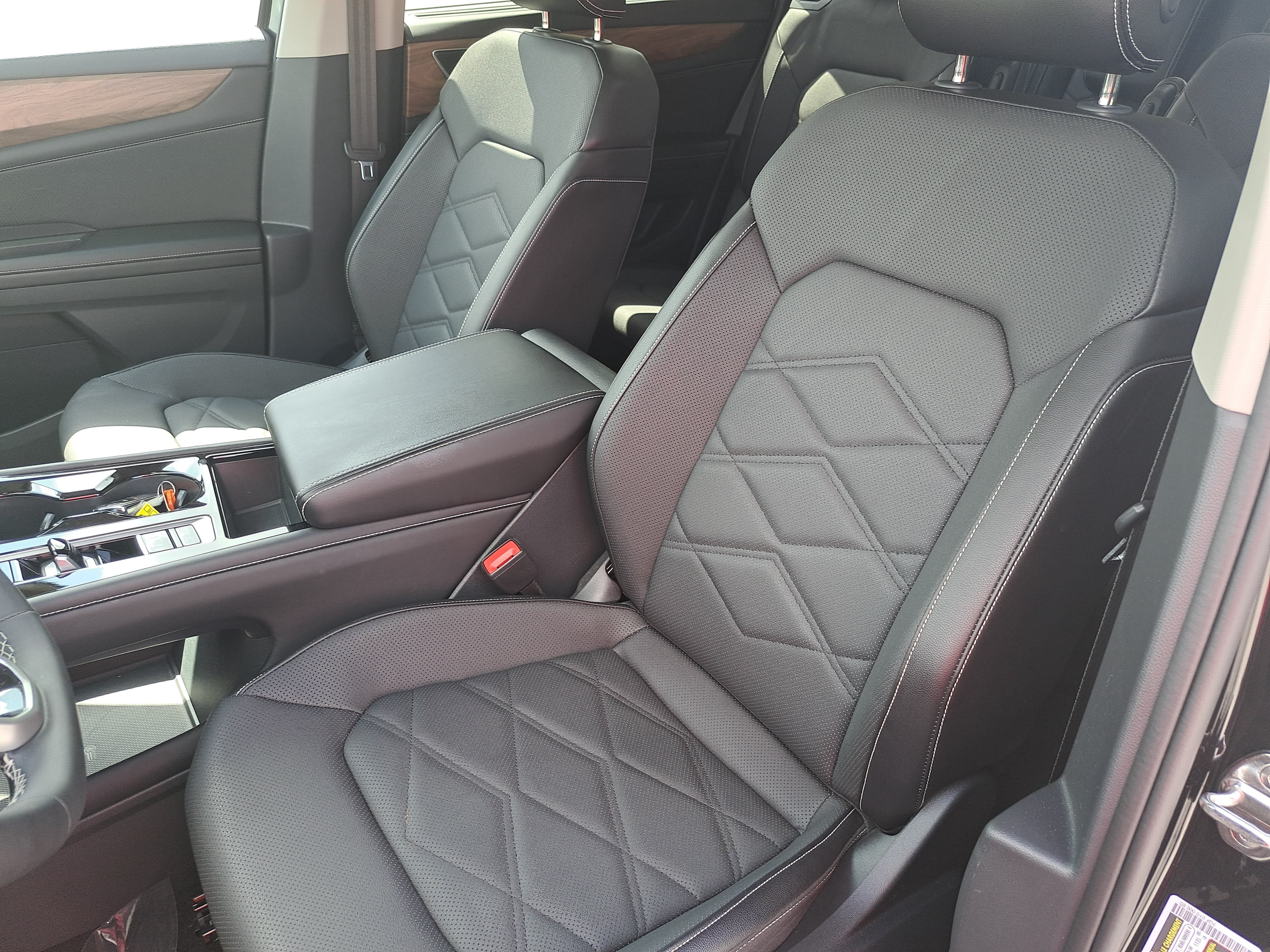 Certified 2024 Volkswagen Atlas SE FWD image 15