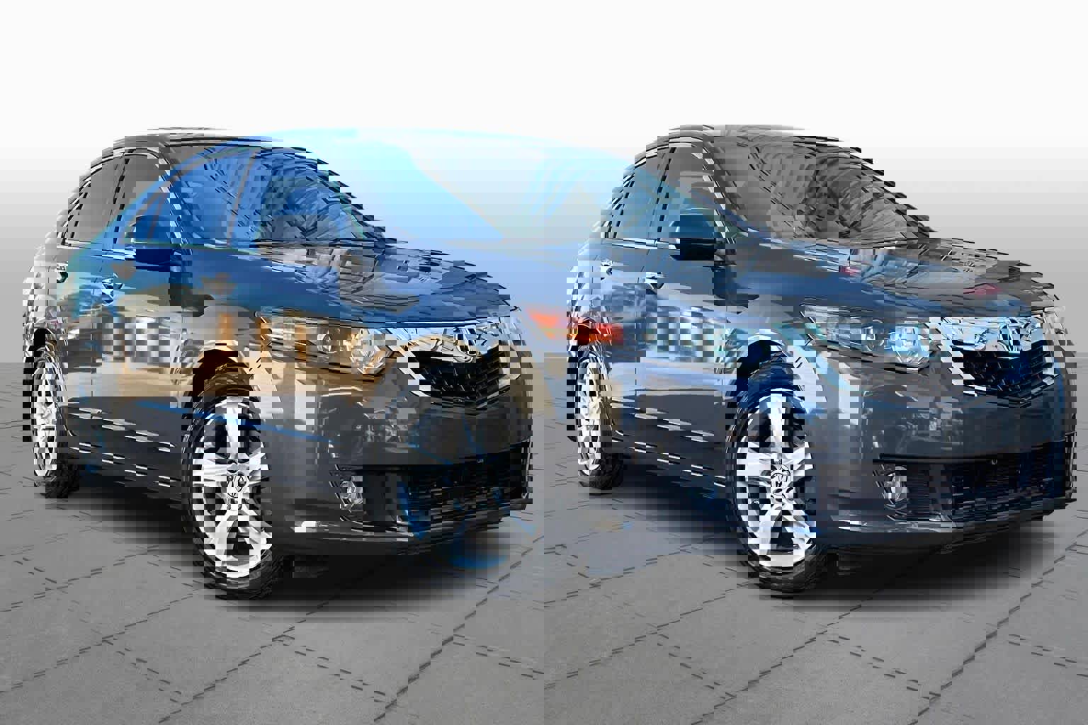 Used 2010 Acura TSX Sedan image 2