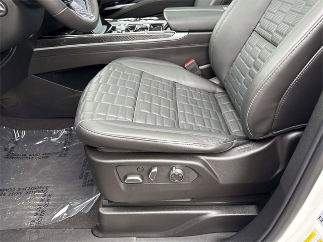 Certified 2025 Cadillac Escalade ESV V image 12