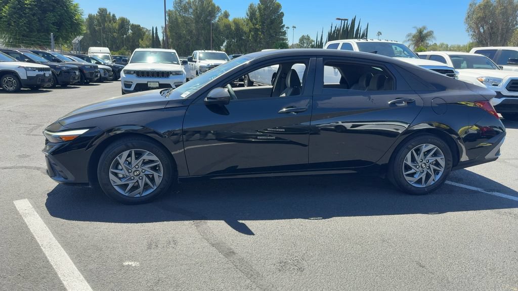 Used 2024 Hyundai Elantra SEL FWD image 9