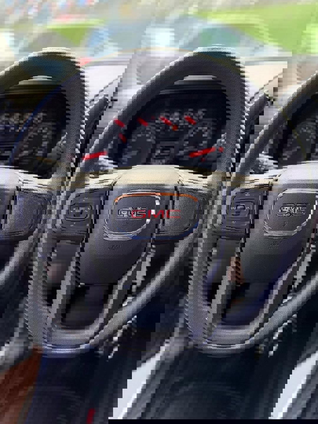 Used 2020 GMC Sierra 1500 4x4 Crew Cab w/ Sierra Value Package image 13