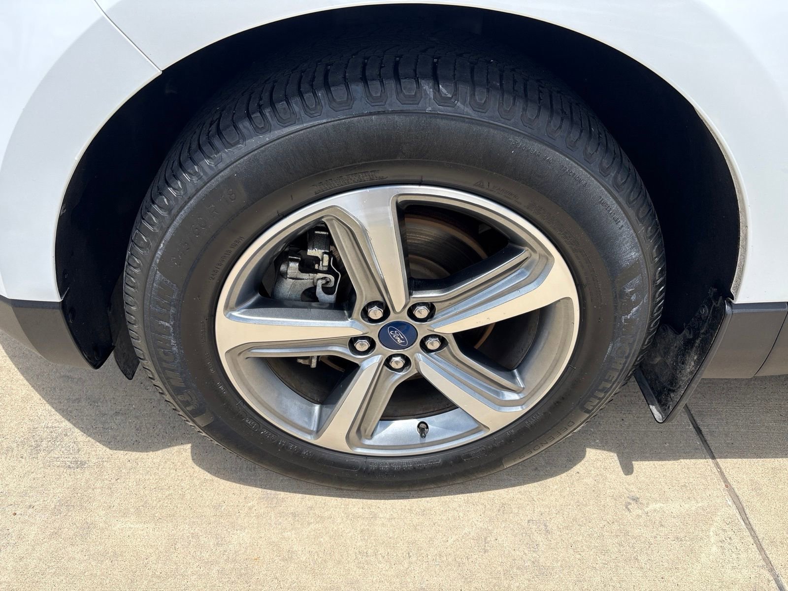 Used 2019 Ford Edge SEL w/ Equipment Group 201A FWD image 10