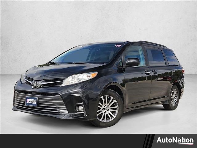 Used 2018 Toyota Sienna XLE FWD image 1