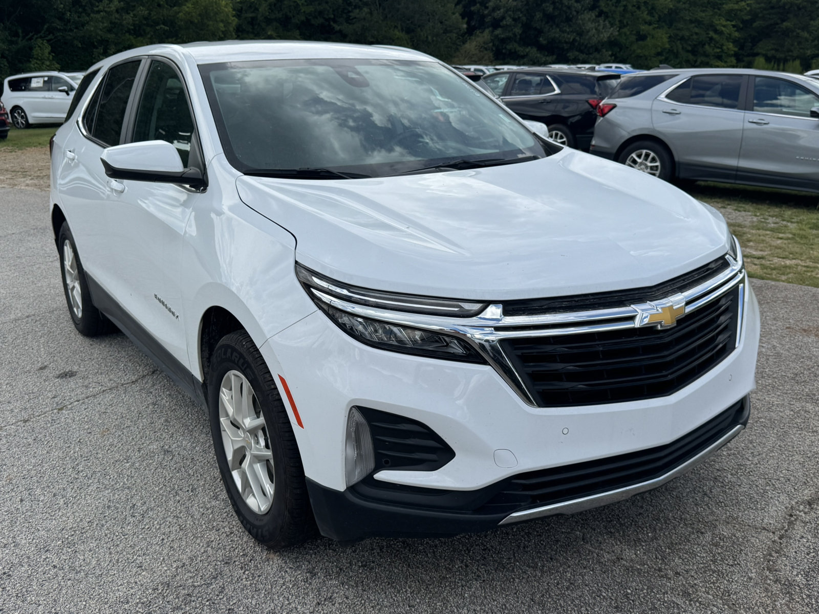 Used 2024 Chevrolet Equinox LT AWD/4WD image 3