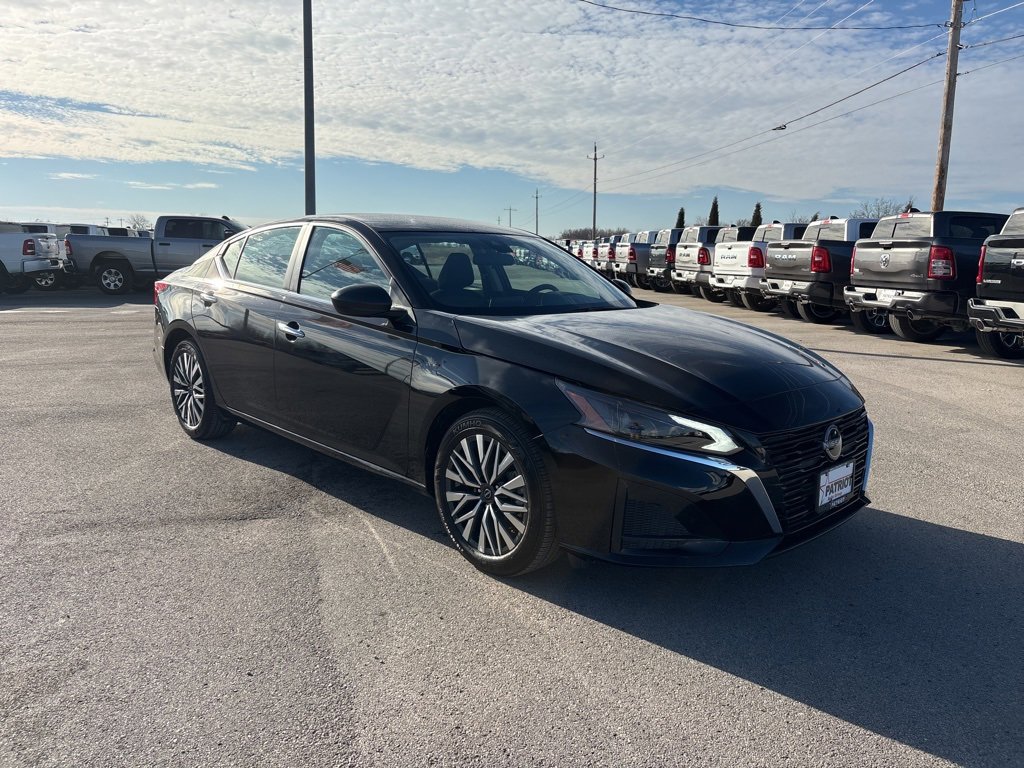 Used 2025 Nissan Altima 2.5 SV