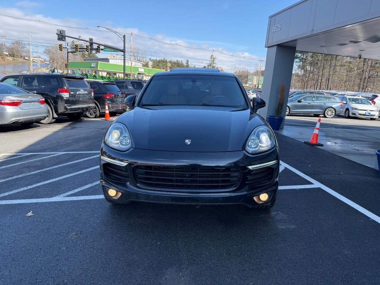 Used 2016 Porsche Cayenne S AWD/4WD image 3