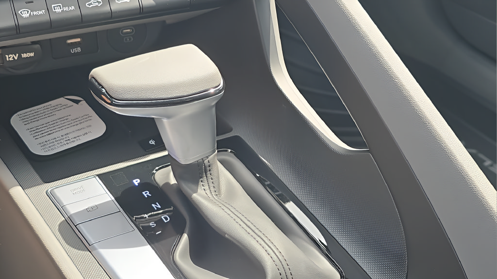 New 2026 Hyundai Elantra Sport FWD image 22