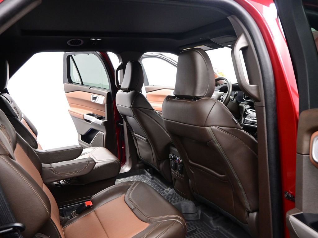 Used 2024 Ford Explorer King Ranch w/ Technology Package image 23