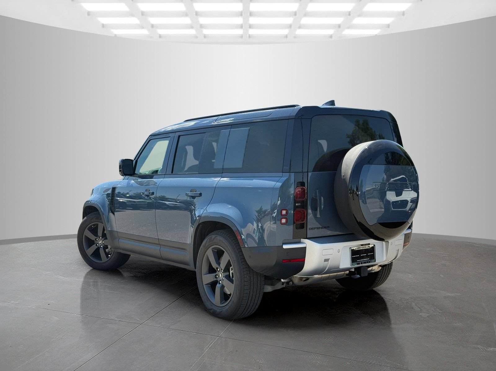 Used 2025 Land Rover Defender 110 S AWD/4WD image 7