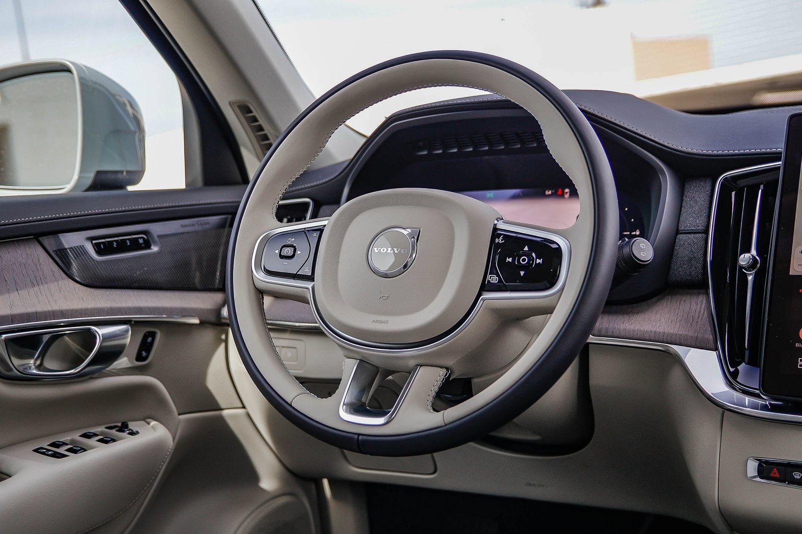 New 2026 Volvo XC90 T8 Ultra w/ Protection Package Premier AWD/4WD image 15