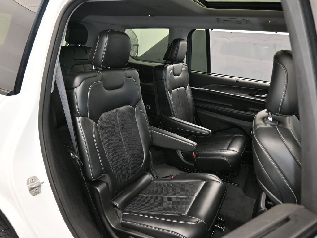 Used 2021 Jeep Grand Cherokee L Limited w/ Luxury Tech Group II image 47