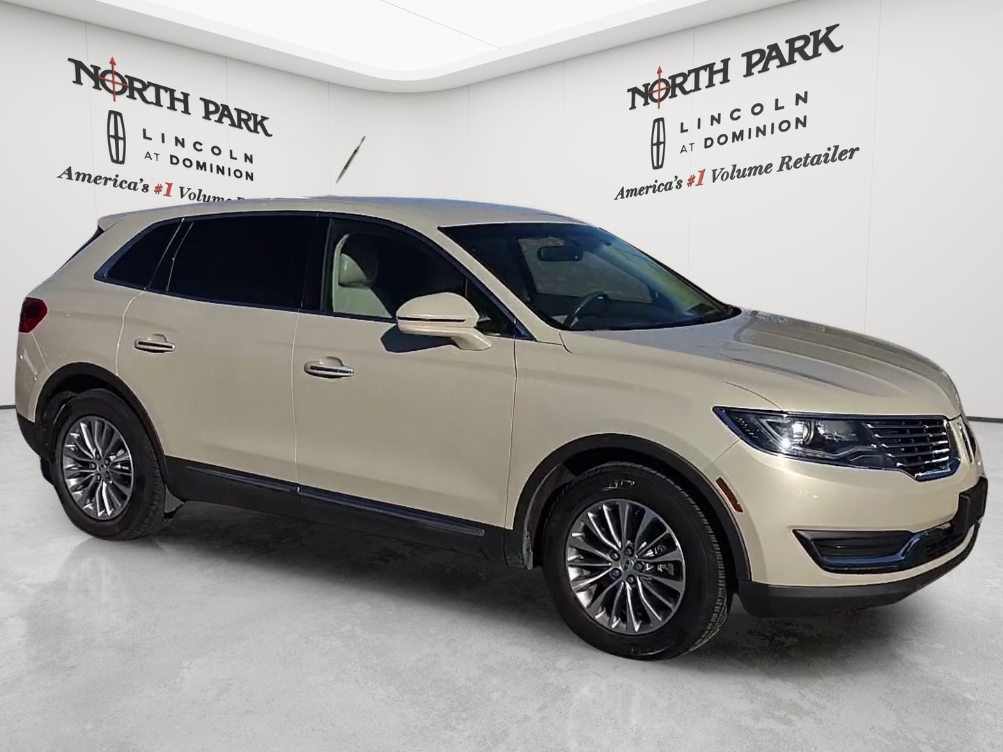 Used 2016 Lincoln MKX Select w/ Select Plus Package FWD image 7