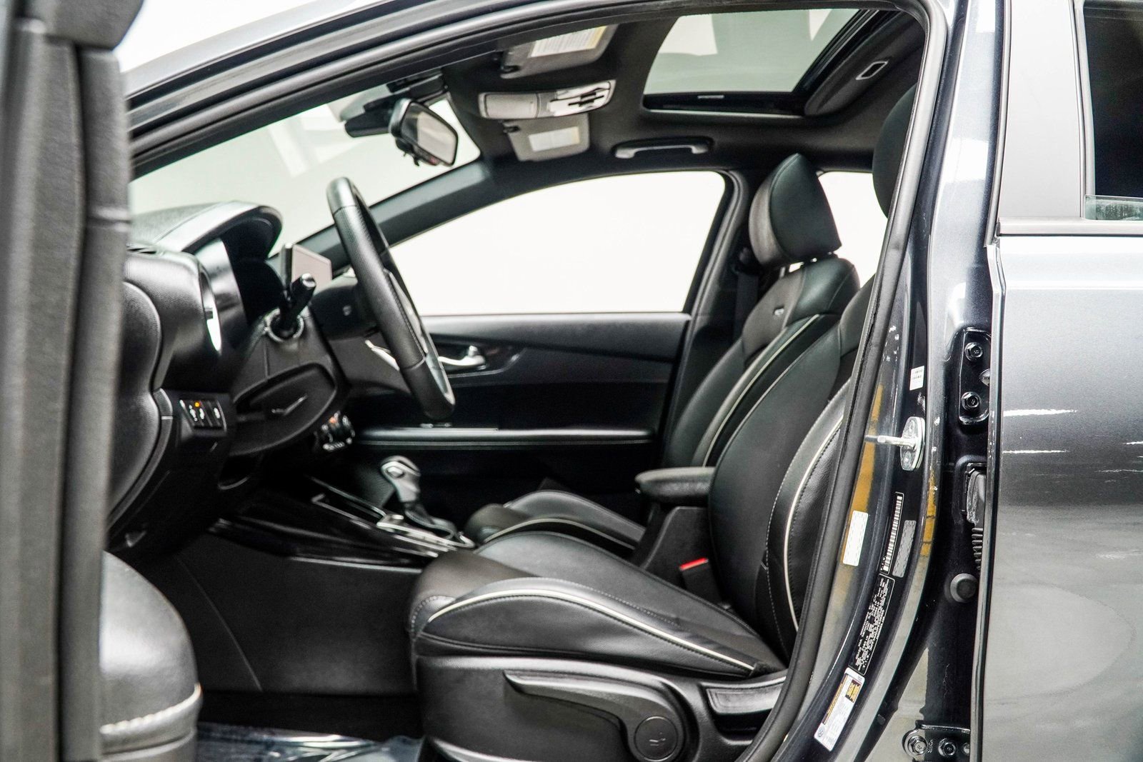 Used 2023 Kia Forte GT-Line w/ GT-Line Premium Package image 34