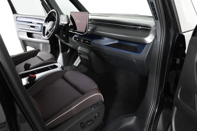 New 2025 Volkswagen ID. Buzz Pro S RWD image 25