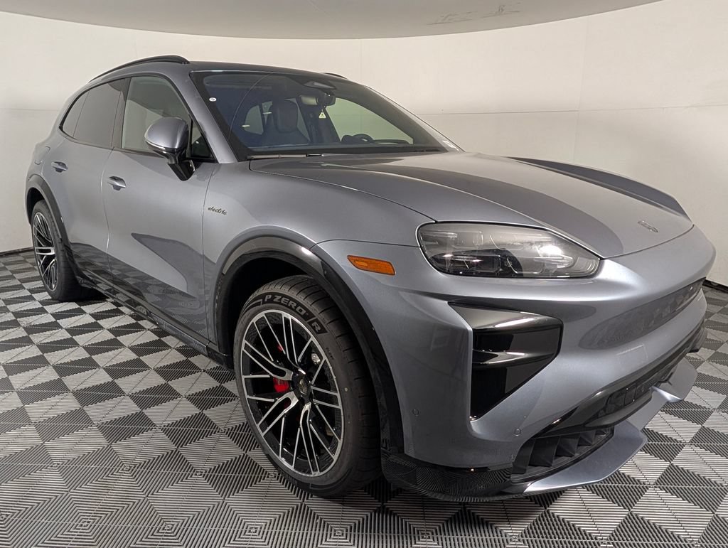 New 2026 Porsche Cayenne Turbo AWD/4WD image 9