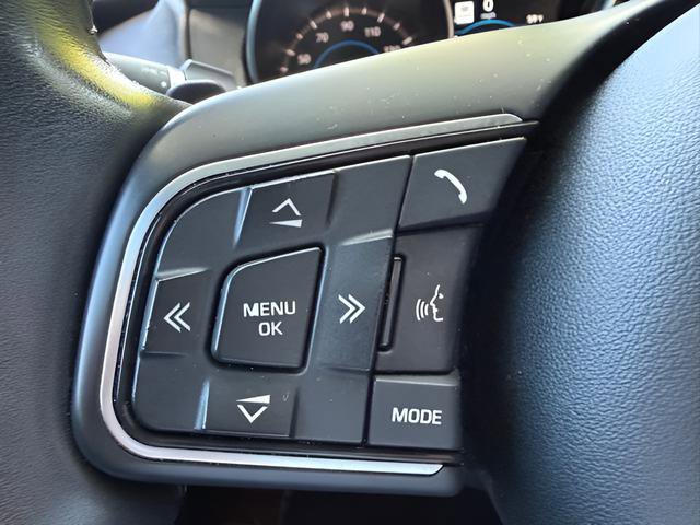 Used 2020 Jaguar F-PACE Premium image 18