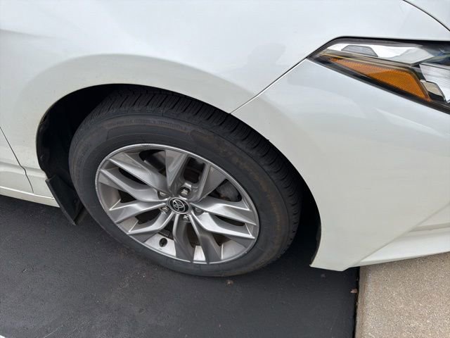 Used 2022 Toyota Avalon XLE FWD image 12