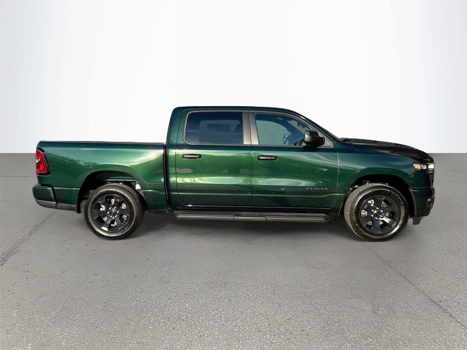 New 2026 RAM 1500 Express AWD/4WD image 3