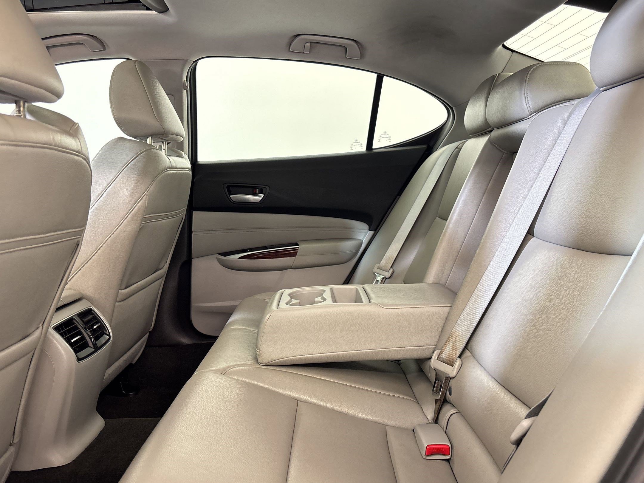 Used 2015 Acura TLX V6 image 33