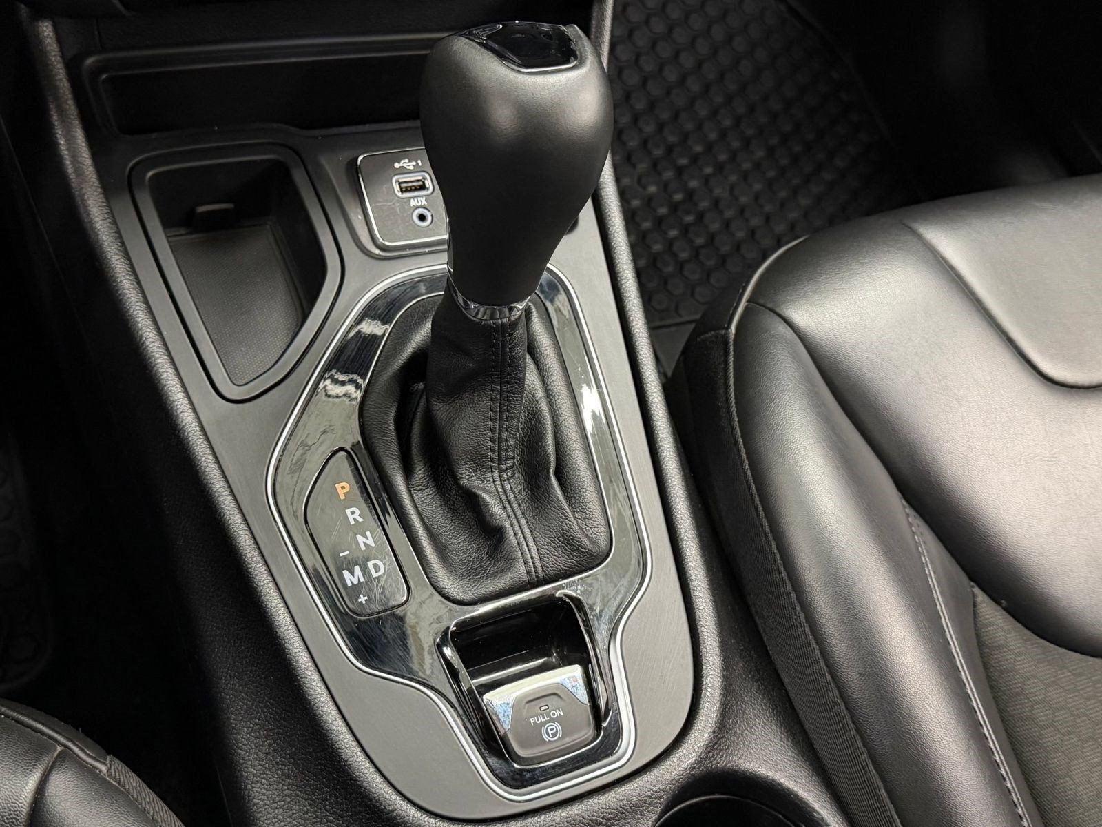 Used 2020 Jeep Cherokee Latitude Plus FWD image 16