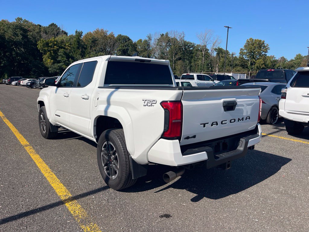 Used 2024 Toyota Tacoma TRD Sport AWD/4WD image 3