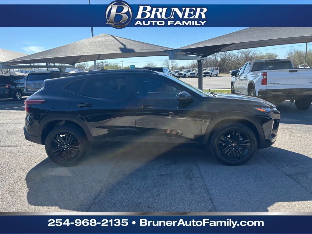 Used 2024 Chevrolet Trax ACTIV w/ Sunroof Package image 4