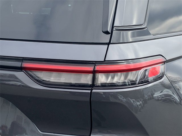 Certified 2025 Jeep Grand Cherokee Limited w/ Black Appearance Package image 13