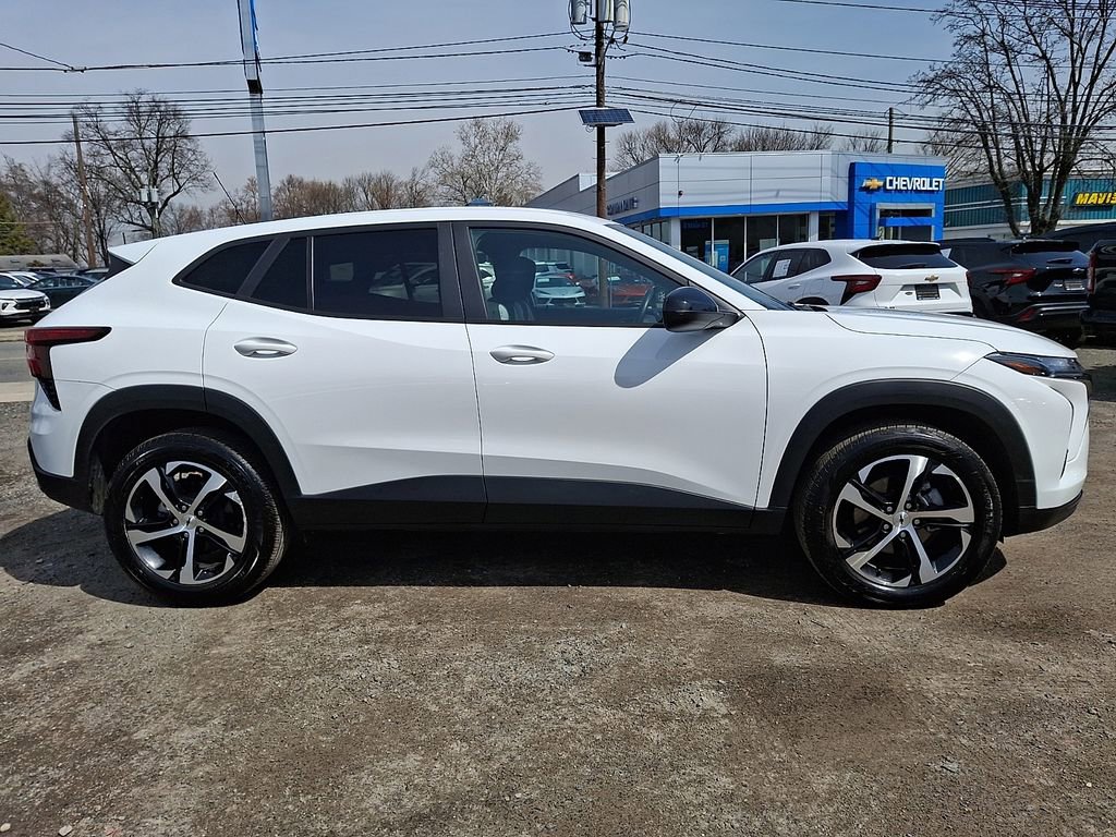 Used 2024 Chevrolet Trax RS w/ Driver Confidence Package image 10